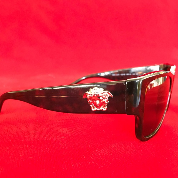 Versace Men's Tortoise Shell Polarized Sunglasses - Picture 4 of 8